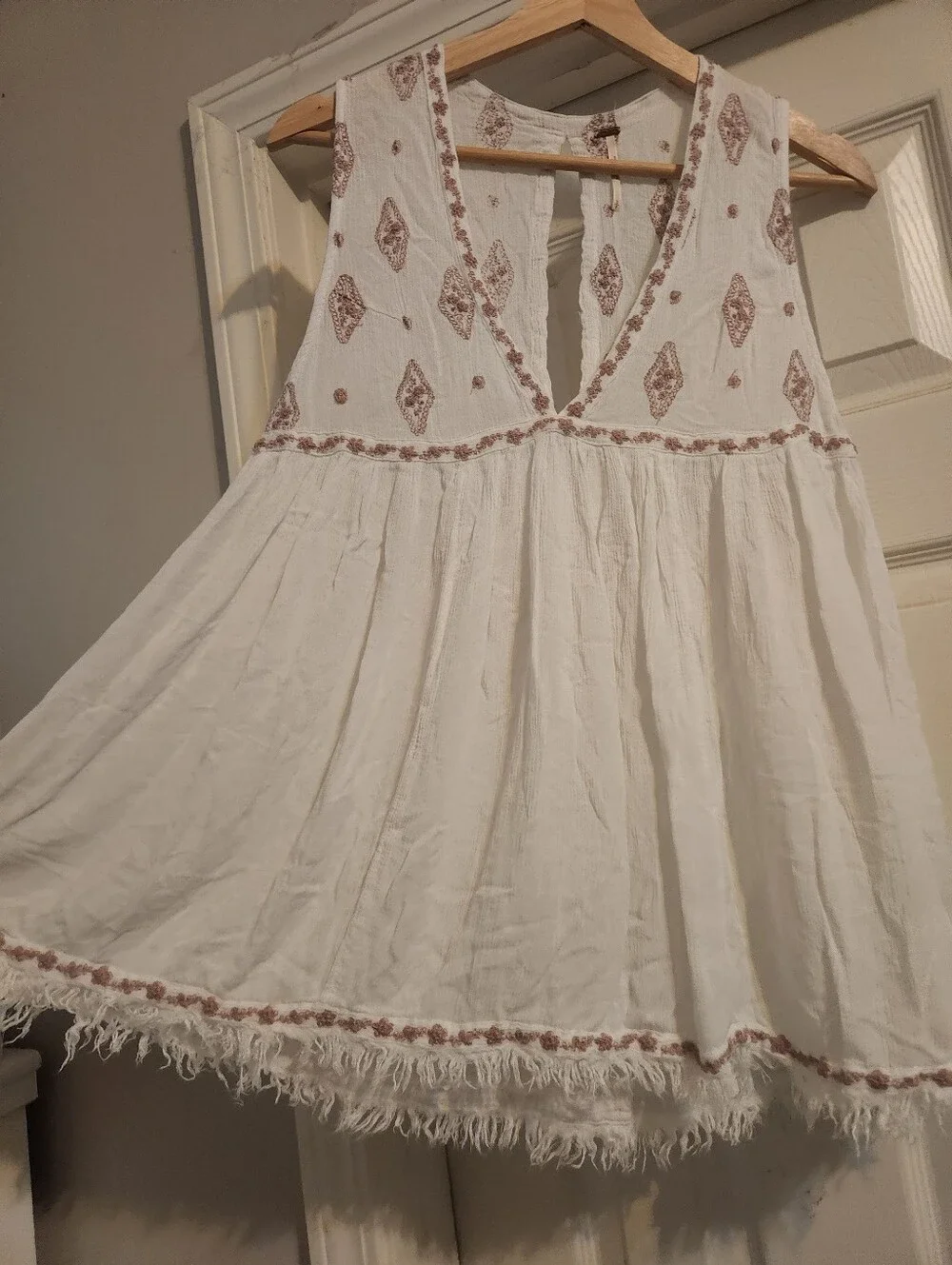 $108 FREE PEOPLE SLEEVELESS DIAMOND EMBROIDERED TOP IVORY S